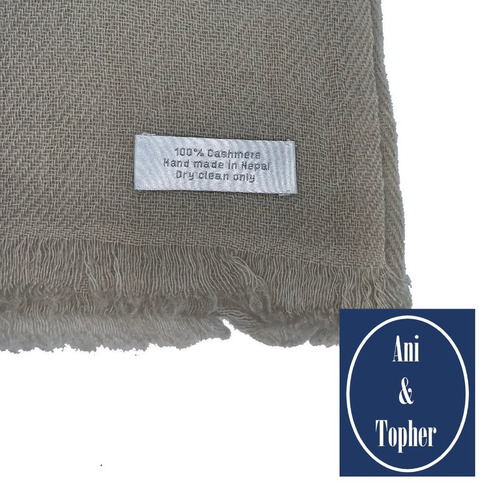 100% Cashmere Scarf NWT - Picture 11 of 11